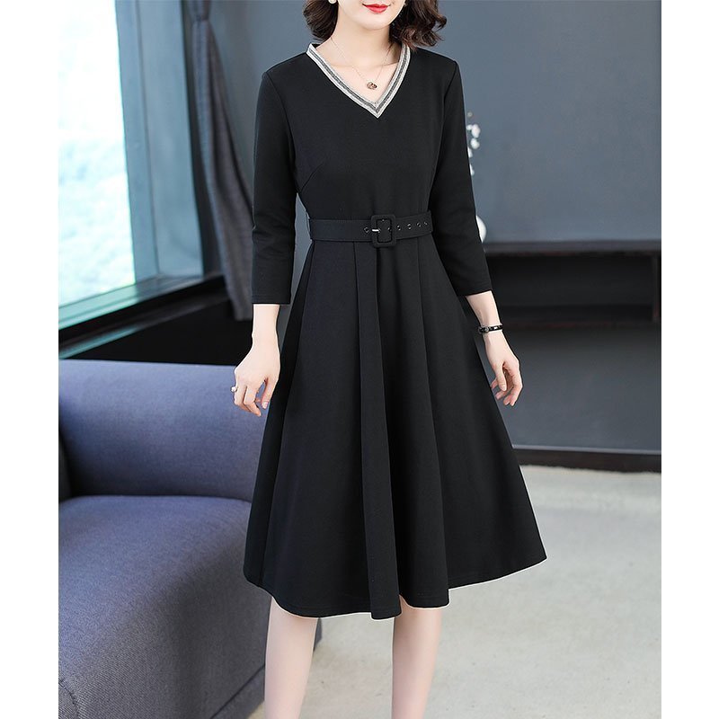 冬裙 今年流行一种冬裙,叫“过膝式”羊毛裙,搭短靴,美的一步三回眸