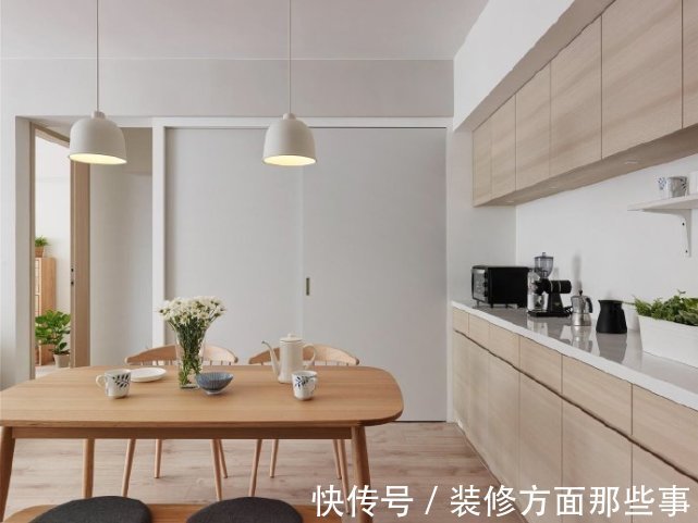 宜家|85平宜家风二居室，电视背景墙没有多余的造型，显得空间很大