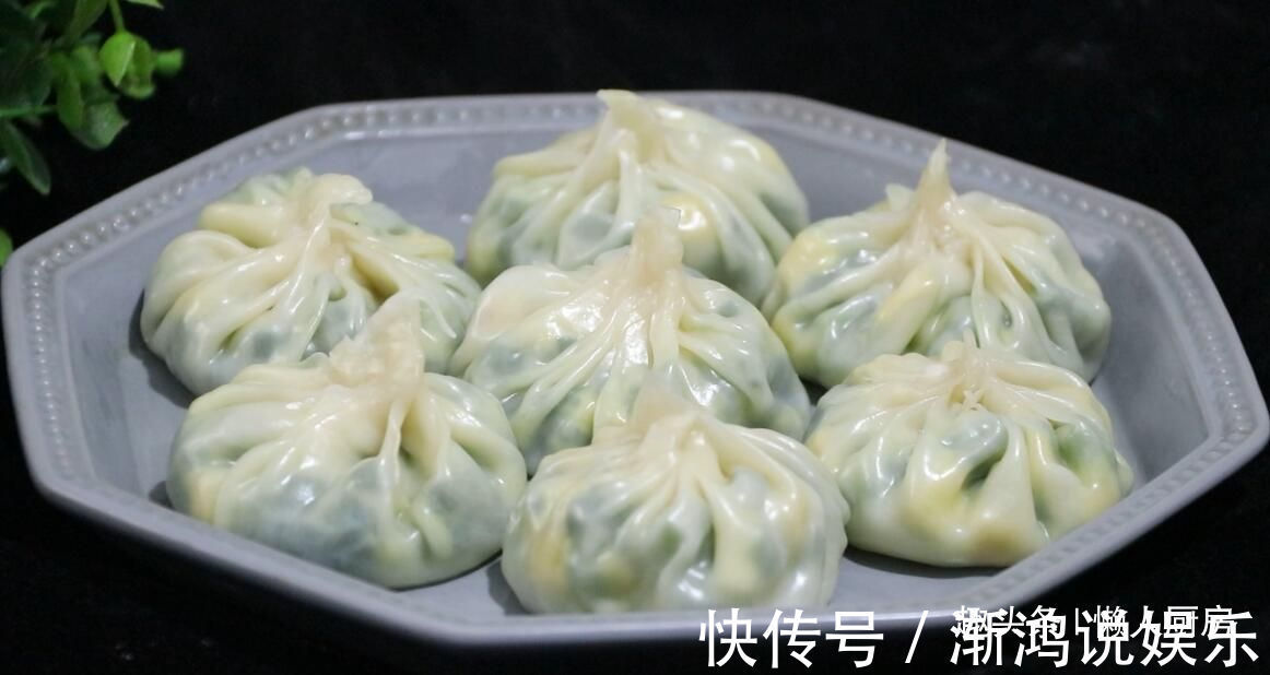 饺子皮|饺子皮别只会包饺子，教你做韭菜小笼包，不用揉面，不用发酵