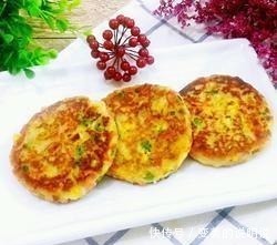 早餐不知道怎么做看这里,教你做一份好吃的田园时蔬土豆饼!