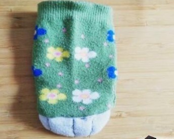 袜子|旧袜子不要扔，这样做剪一刀，太实用，每家每户都需要！