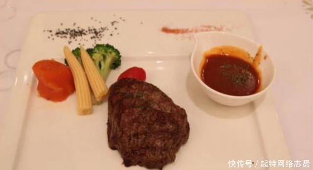 牛排|吃牛排时服务员递的纸不是让你擦嘴的,不懂的看一看,别闹笑话!