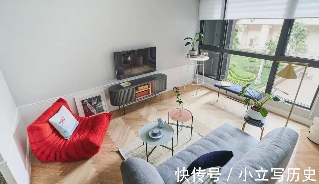 装饰画|70㎡北欧小公寓，简约、舒适、清新，这种感觉很舒心从容