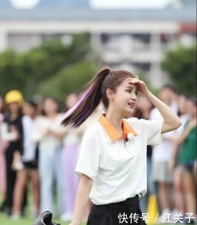 双马尾|别再披头散发了,今秋流行这3种“扎发发型”,简单自然易上手