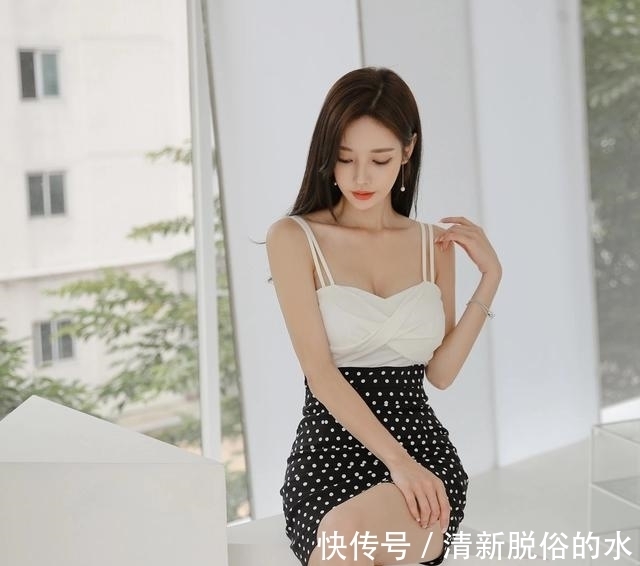 潮流|潮流穿搭:孙允珠清凉雨夏纯白萝莉吊带波点裙
