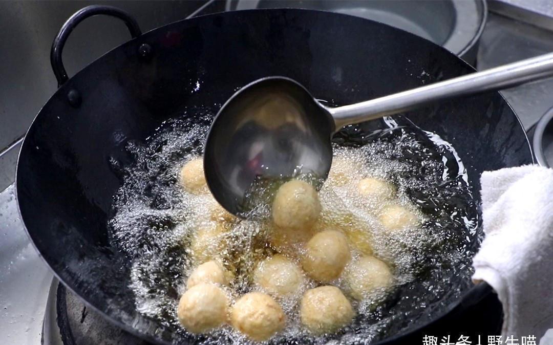 豆腐里打2个鸡蛋,竟然这么好吃!天天吃都不腻,上桌汤汁都不剩