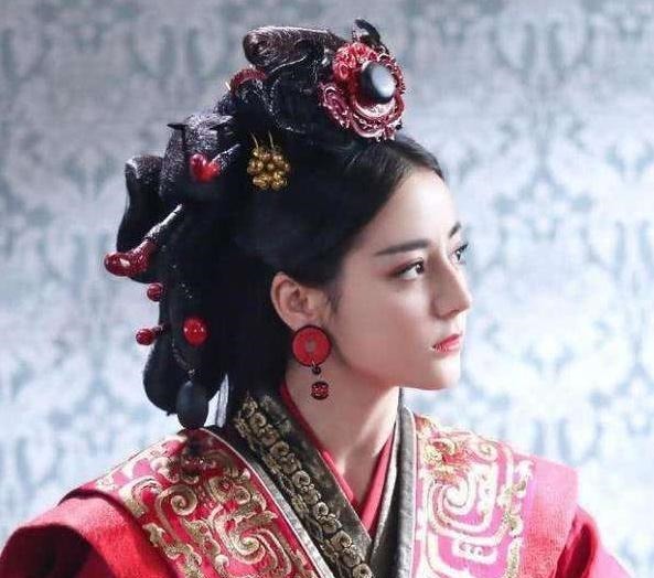 花著雨|《东宫》《枕上书》被一举打败,这本“零差评”佳作,强势霸榜!