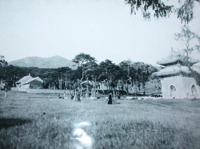 道光年间$僧格林沁墓早就消失，再想复建已经不可能，可是却留下珍贵老照片