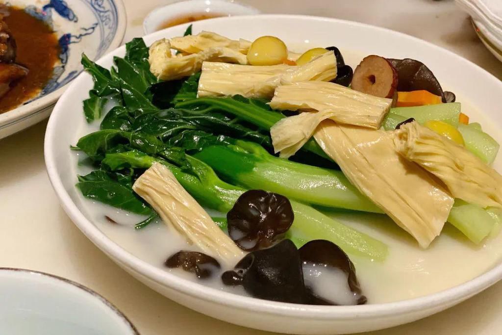 在上海吃粤菜有多贵？众网友：这就是大上海，觉得自己很穷是吧？