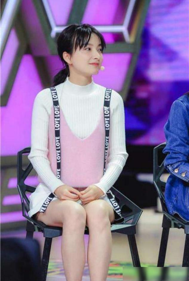 校园风|吴昕曝出“校园风”写真,甜美可爱宛如少女,完全不像30岁姐姐