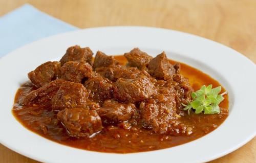 炖牛肉时，2种调料不能放，不然毁了一锅肉，口感发柴还有腥味