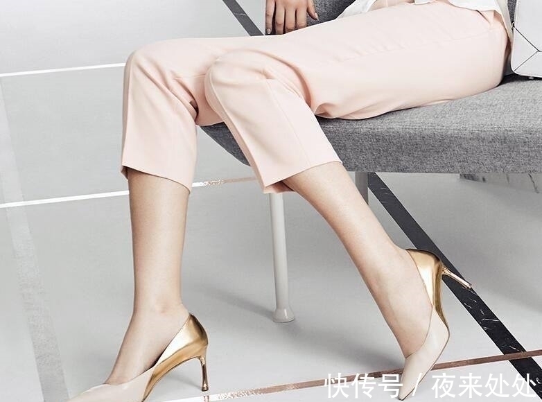 脚背 尖头高跟鞋冷艳时髦，瞬间提升女性性感气质