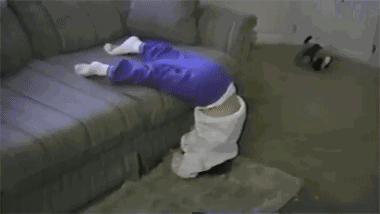 真相|为啥宝宝睡着后会“举手投降”?真相令人心疼,父母要知晓