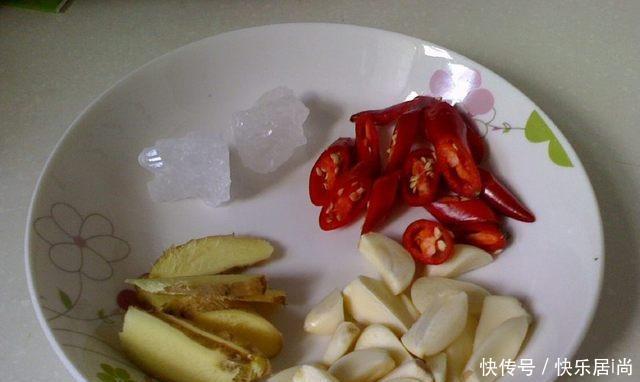 一家人|这道泡菜秘方不变,脆嫩爽口下饭,一家人爱吃三代人