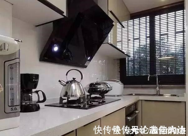 新房|值得借鉴的轻奢风新房,玄关很“人性化”,简单轻装饰很舒服!