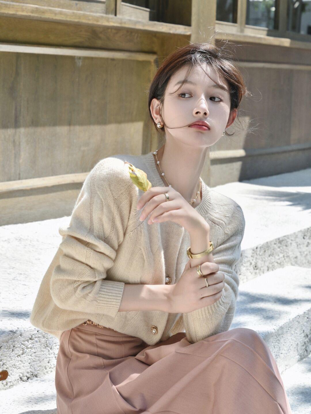 博主|针织衫的“高阶穿法”来了,入秋后看这篇就够了,优雅又有女人味