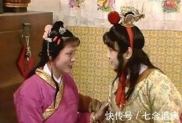 袭人之母&袭人拿自己的东西给宝玉用,是有意泄露自己与主子云雨的隐事