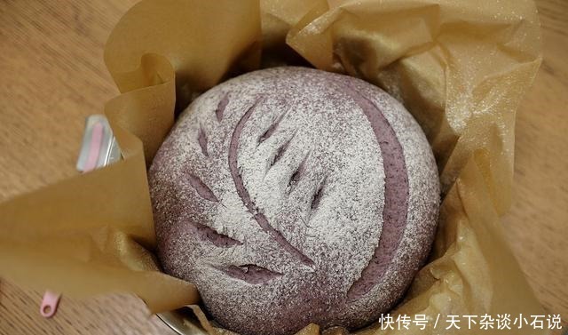 只用4种材料做欧包,口感颜值招人爱,外脆内软微咸,都能开店了