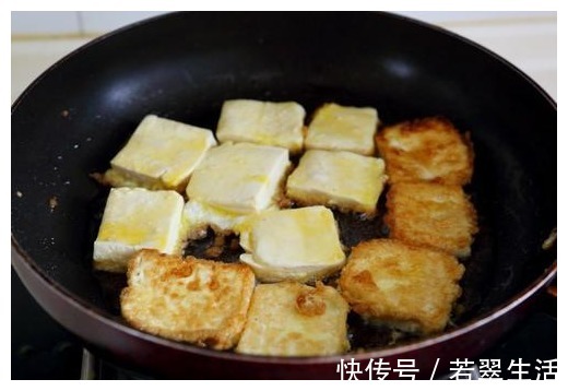 煎豆腐|煎豆腐前加上这味“食材”，豆腐不粘锅不易破，外焦里嫩
