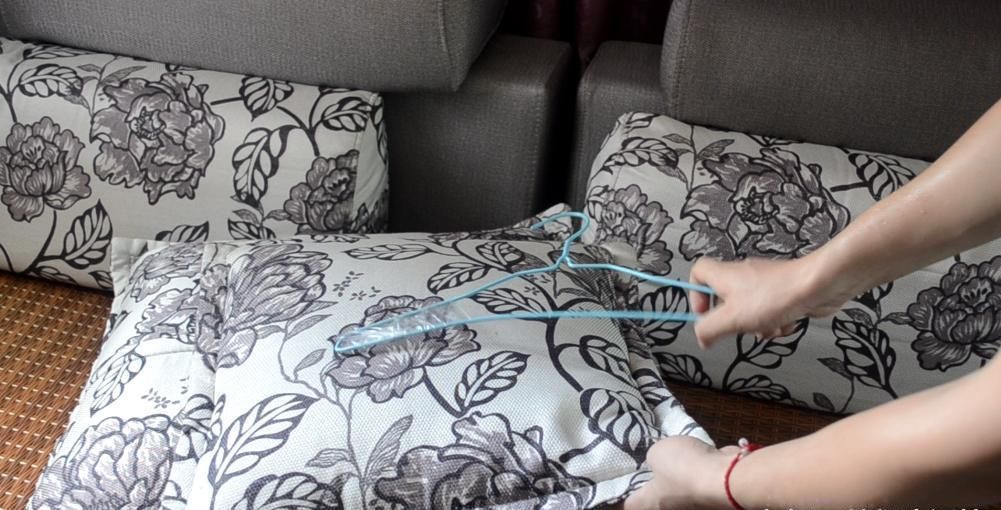 衣架上缠几圈胶带, 这个作用太厉害了, 解决了很多家庭的烦恼