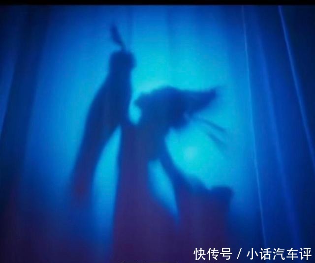 寂寥的广寒宫变成了嗨爆麦霸西洋风,这部电影里的嫦娥颠覆想象!