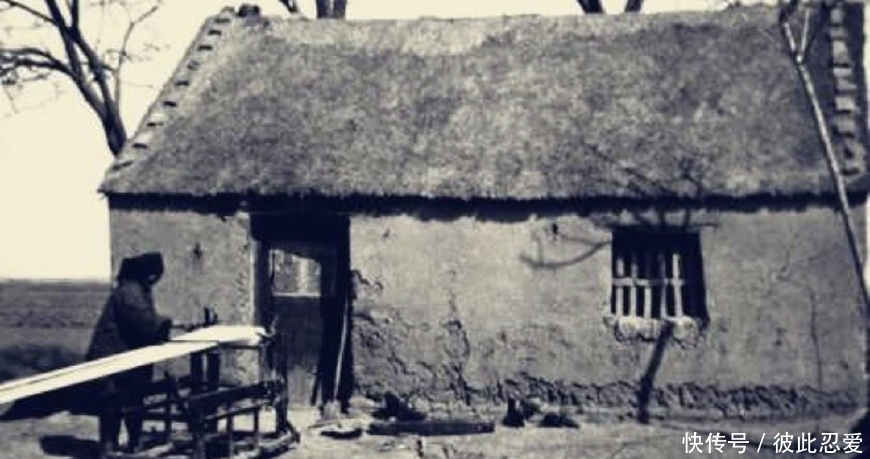 尿泡|清末老照片,图二女子把孩子放筐里出门,图六屠户用尿泡当广告牌