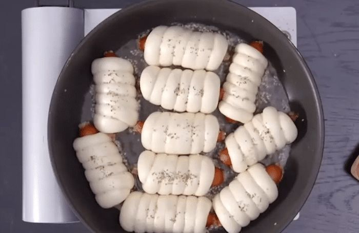  小脆肠|喷香酥脆的热狗卷面包，简单好吃，营养美味，孩子爱吃的家中早点