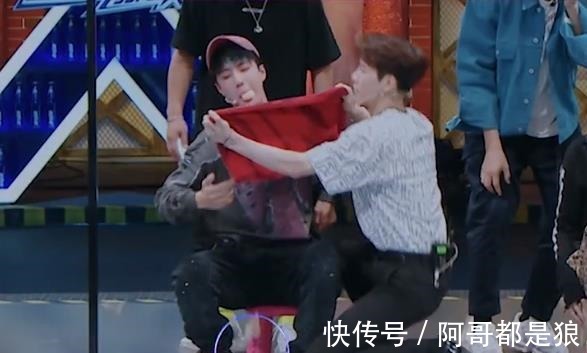 亮点|王一博生理不适坚持录节目却遇上意外,一旁张艺兴的反应才是亮点