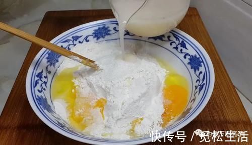 面粉别烤面包了，锅里烙一烙，个个松软香甜，保证全家都爱吃