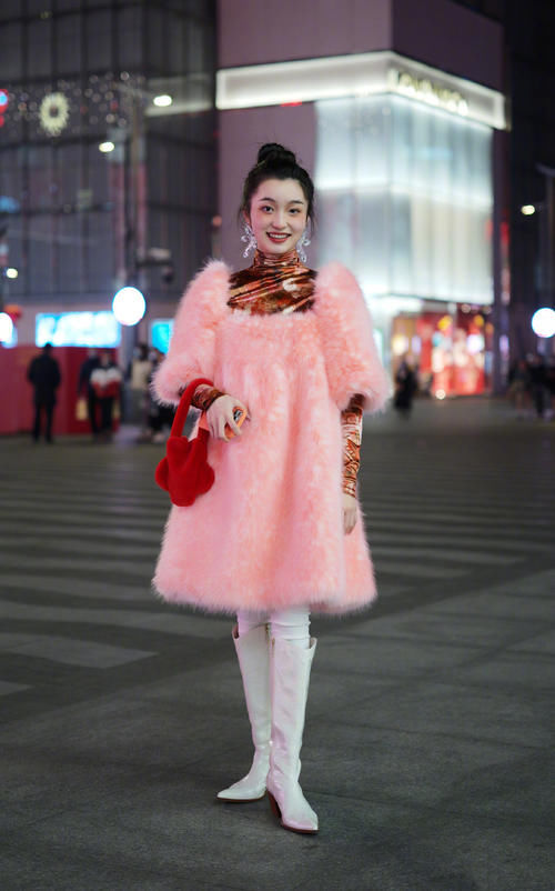 裙子＋裤子＝今春王炸cp，新潮、前卫又时髦，值得借鉴