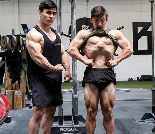 回事|他健身4年，17岁就练出了强壮肌肉，身高只有160cm，怎么回事？