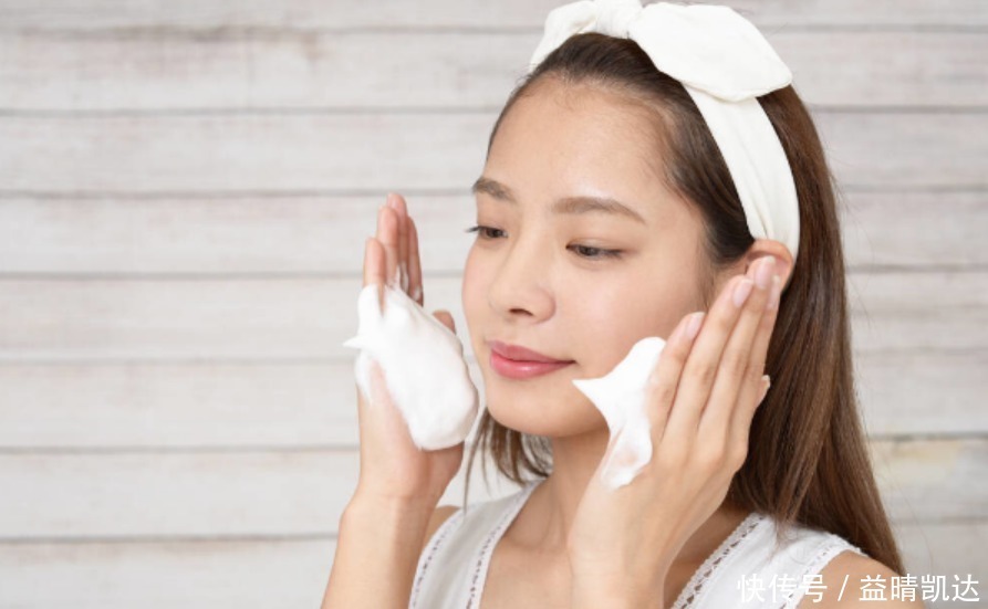 睡前养成5个好习惯,不到半个月皮肤细腻白皙,偷偷变美逆袭女神