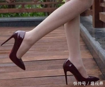 女人味|时尚小巧的高跟鞋，让你时刻散发出浓浓的女人味