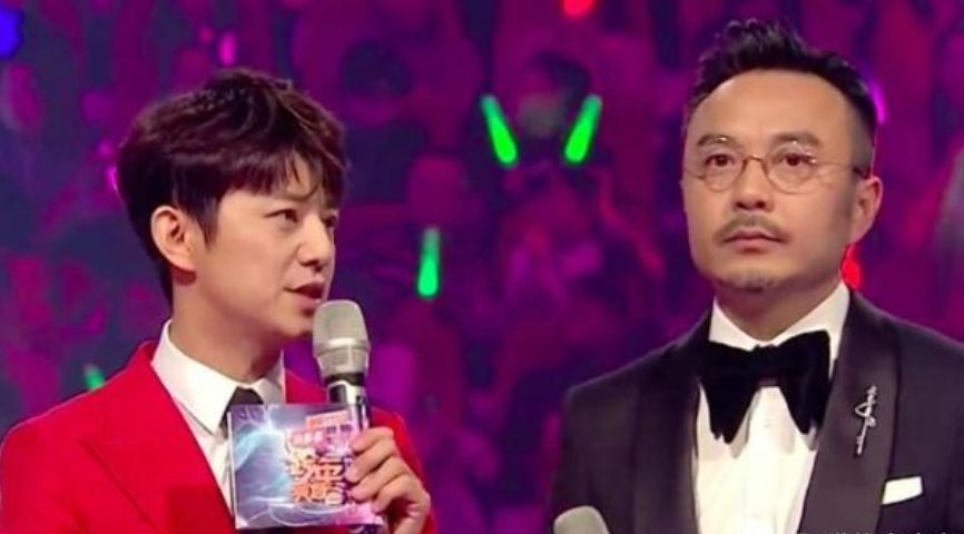 快本时代正式结束，新节目来临，何炅成为主持团独苗