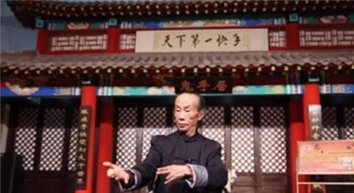 吴桥#中国最后一位缩骨功大师:用三个球两个碗,赢了李嘉诚4亿