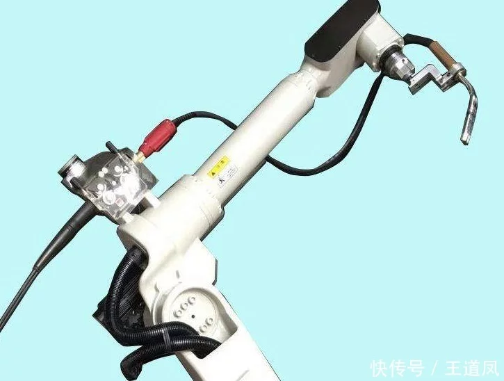 电竞菠菜外围app:东方智能规模焊接机器人和夹具对焊接的影响及影响
