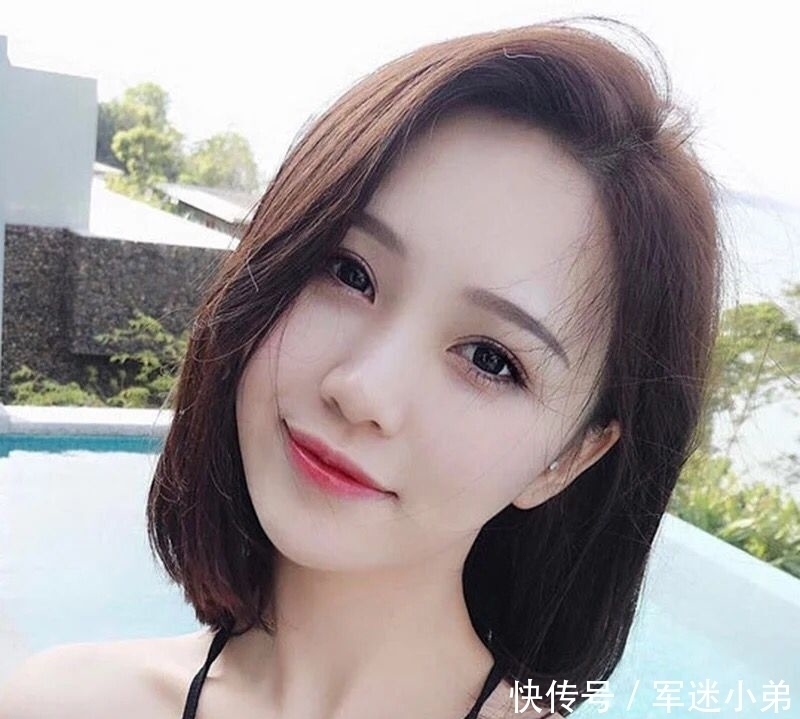 有的五个特征的女生不要轻易剪短发，长发让你女神范，美得出众