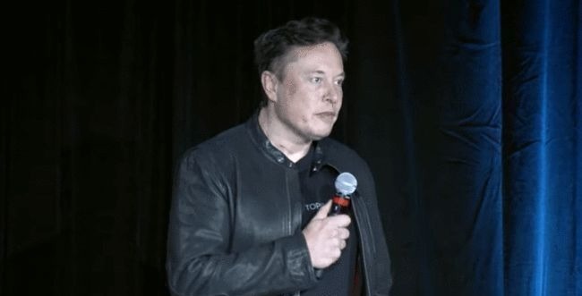 挑战大力士叠叠乐,叠的越高吃得越多!两人合力完成,能成功吗?