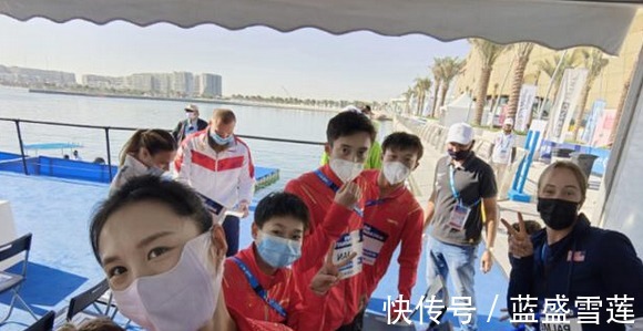 剪刀手|可爱!全红婵阿布扎比同框美国队一姐,对方学她比经典剪刀手!