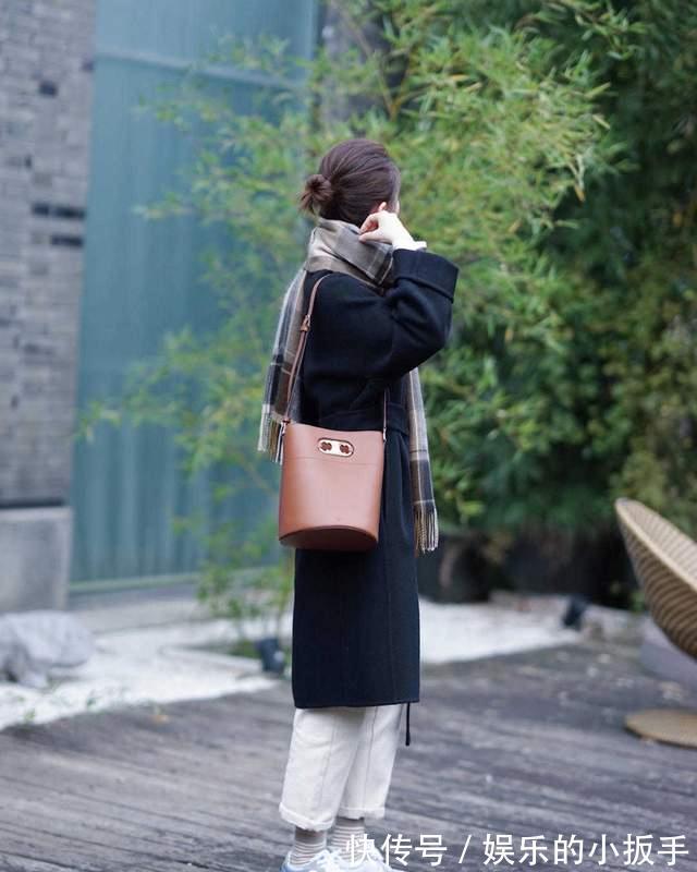 大衣服 秋冬大衣内搭选什么才好看，记住几个搭配技巧，让你变成大美女