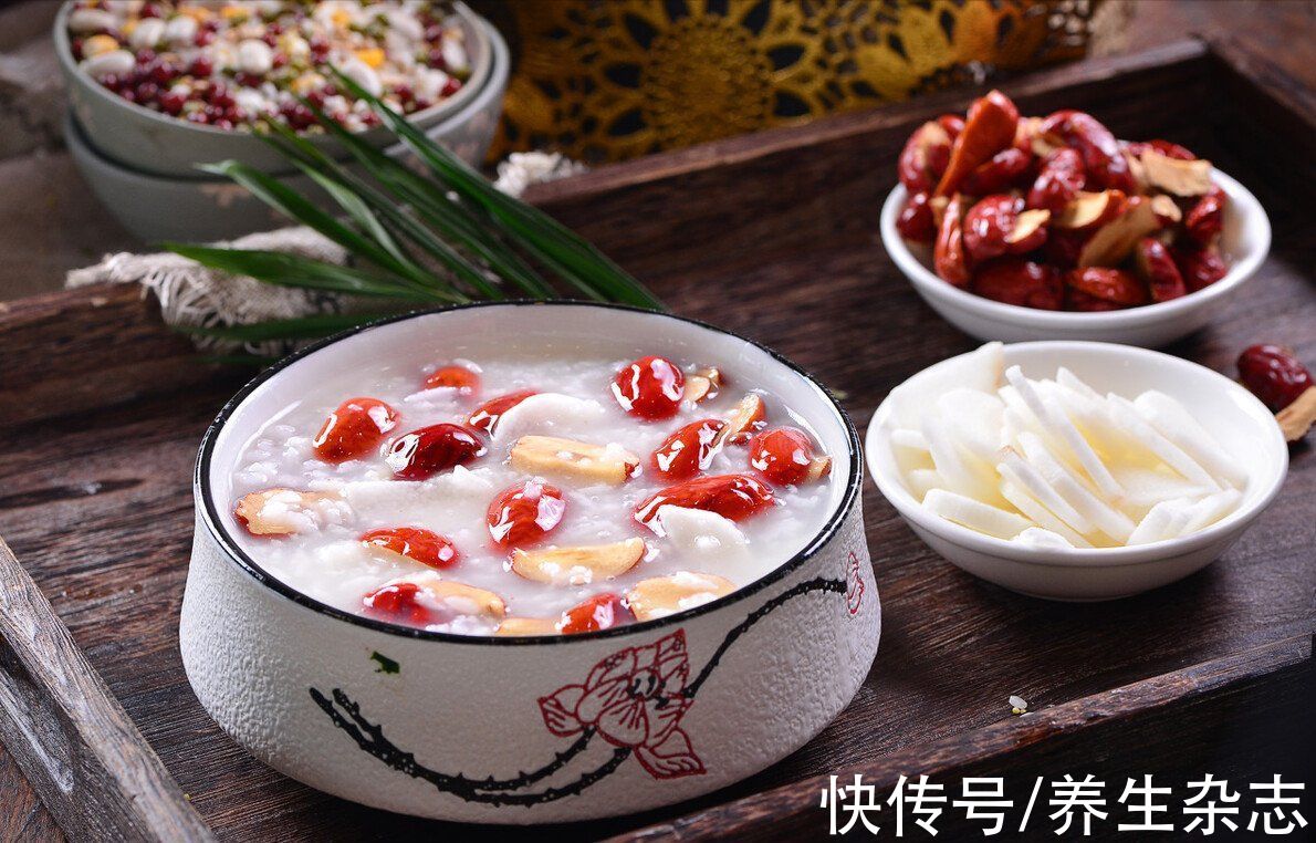 百合炖雪梨|养生,没想象中复杂!这四个好吃好做的小食疗方,可以试试