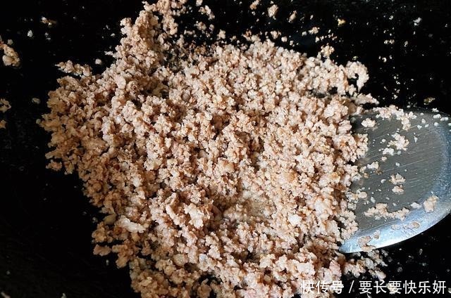 酱肉包子|酱肉包怎么做才好吃教你一个秘制配方,咸甜美味,用料精确到克