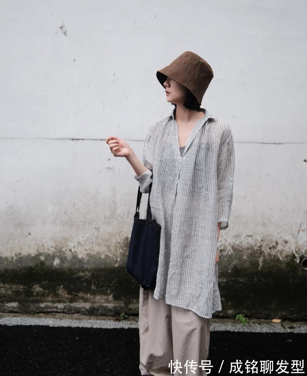 宽松|今夏流行“奶奶风”穿搭,清新随意又百搭的单品,减龄又显气质