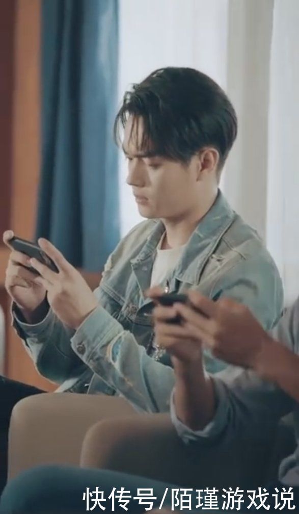 明星玩游戏都是送分选手？许凯片场玩游戏被嘲笑，直言：下把你来
