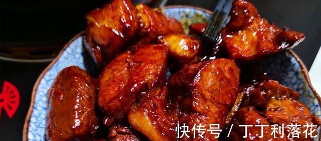 红烧肉想要好吃,原来有秘诀,按这个方法做,肥而不腻软烂又入味!