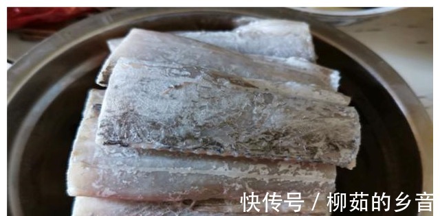 五香粉|教你在家做酥焖带鱼,只要掌握这个小技巧,做出来不柴,还很入味!