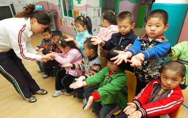 幼儿园|三个生病时期,父母做好这些预防,增强宝宝免疫力让疾病远离!