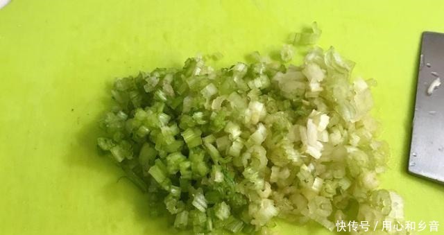 入绞肉机|这样一来,皮肤又软又韧,馅料又新鲜又香