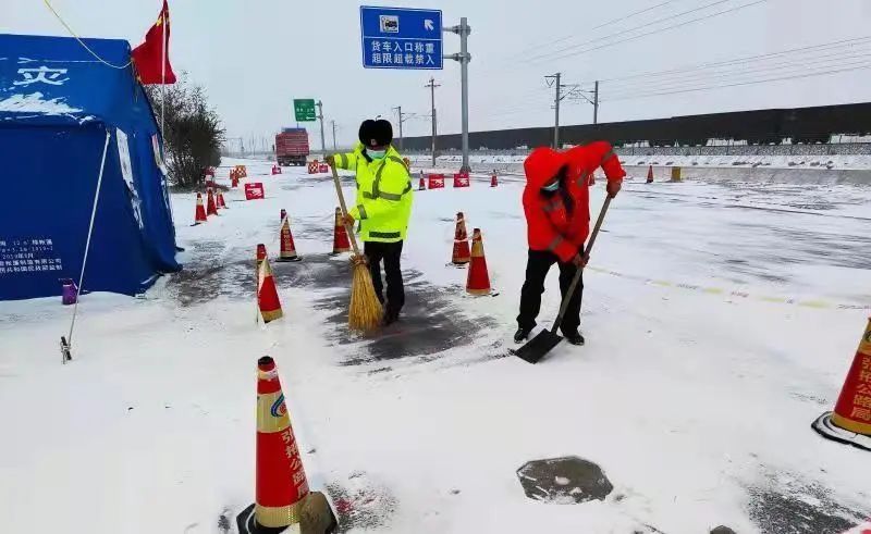 风雪|【疫情防控 张掖在行动】点赞！风雪中的坚守