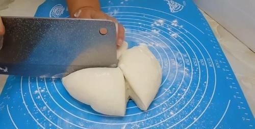 面粉又出神奇做法，不发面不烫面，外焦里软又空心，吃过念念不忘